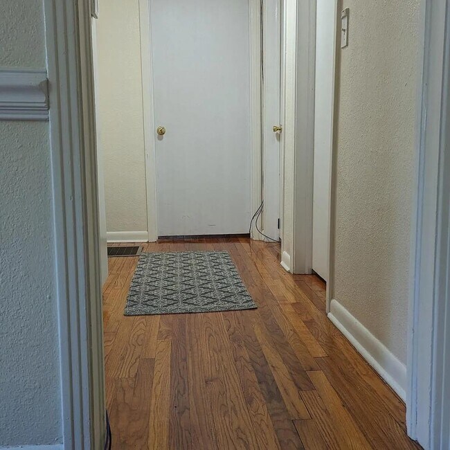 Building Photo - 1809 Tyndall Dr