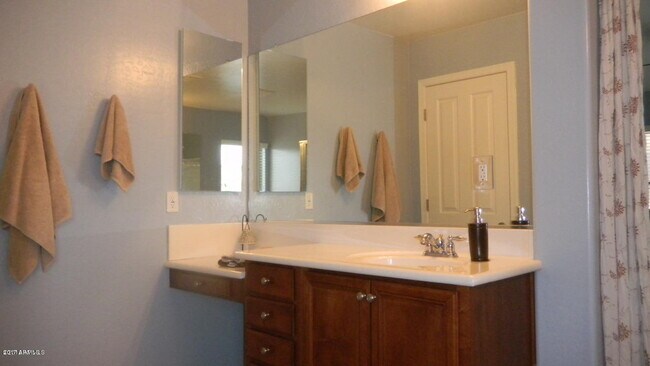 Building Photo - 3643 E Bridgeport Pkwy