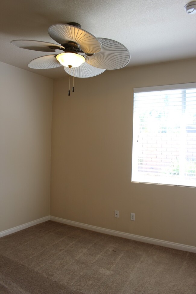Building Photo - 14910 Via Messina Dr