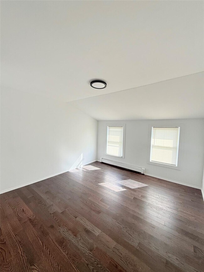 Building Photo - 815 Carpenter Pl