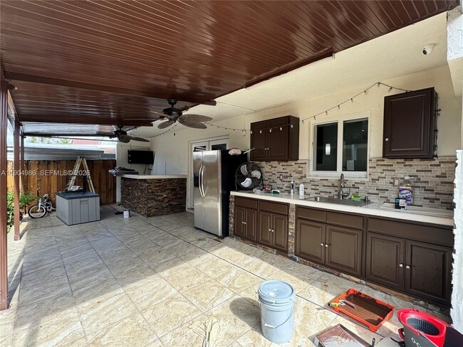 Building Photo - 2875 W 72nd Terrace