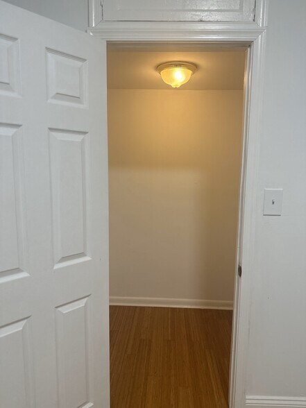 Large walk in closet - 2448 Lakeview Ave