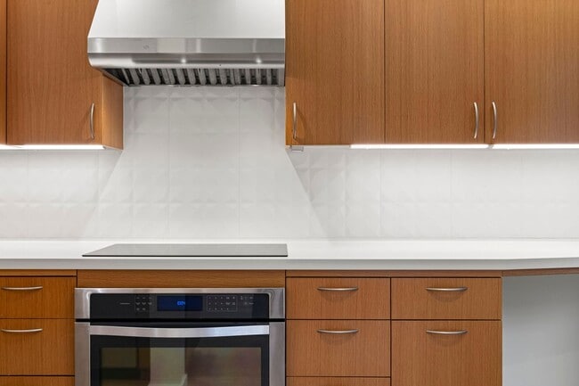 Building Photo - 2121 Laguna St