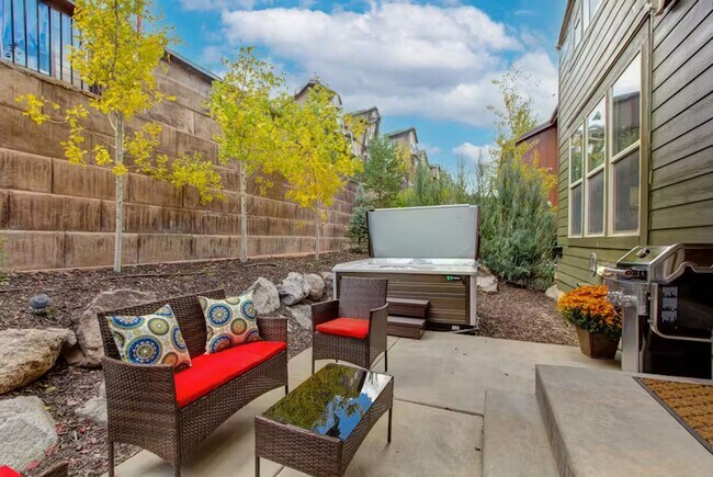 Building Photo - Spacious, Furnished Home Located at The Retreat at Jordanelle