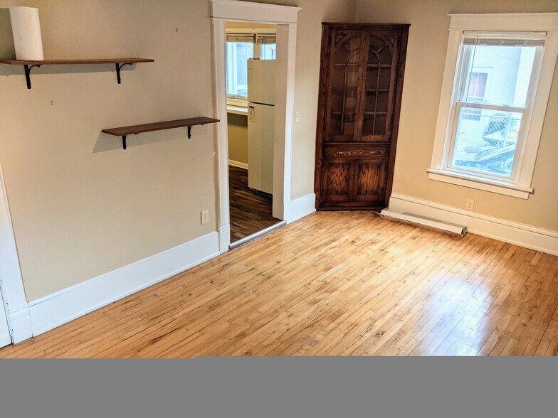 Building Photo - 423 Fillmore St NE