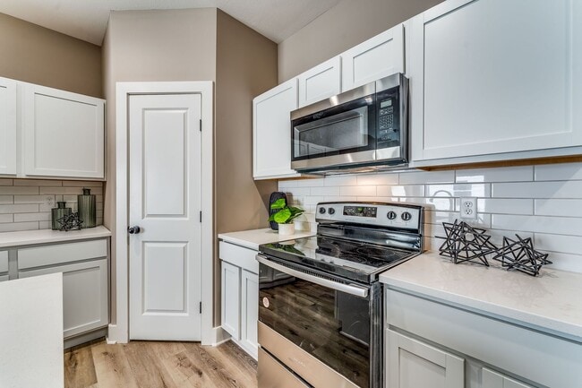 Building Photo - Northgate-Molly Plan