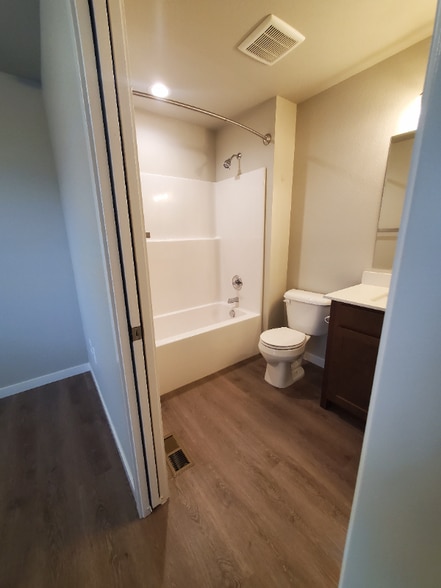 Building Photo - 2001 Good Hearted Pl