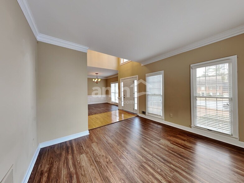 Building Photo - 2620 Loch Way