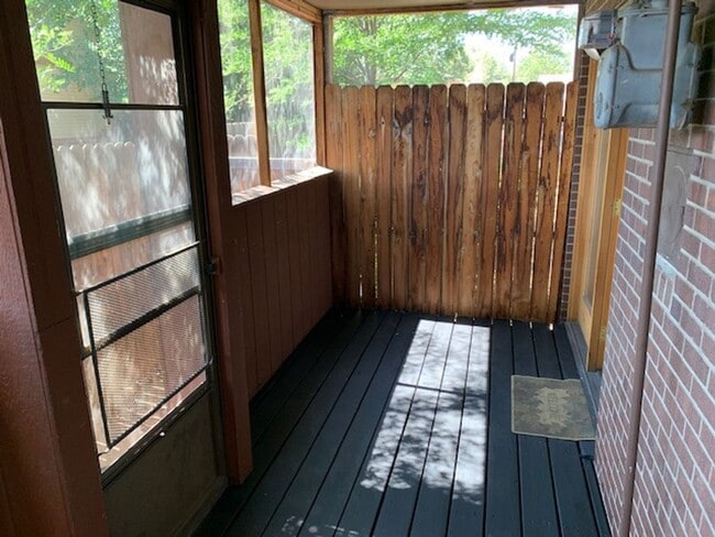 Building Photo - Private 2-Story End Unit