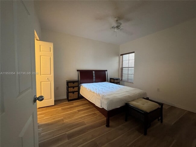 Building Photo - 2557 Centergate Dr