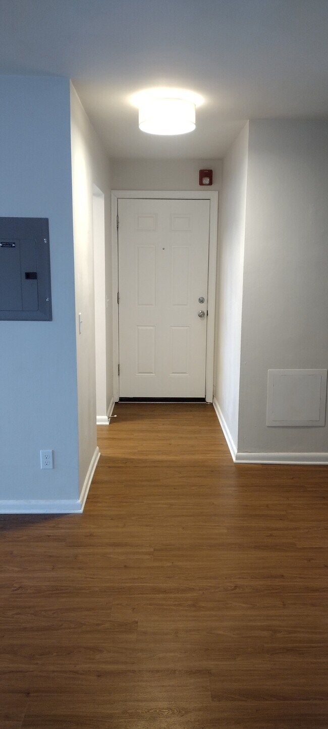 entry hall - 632 Washington Ave