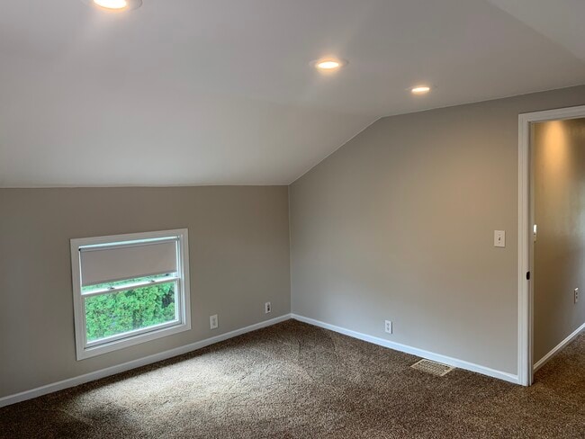 Building Photo - 1308 Laurel Ave