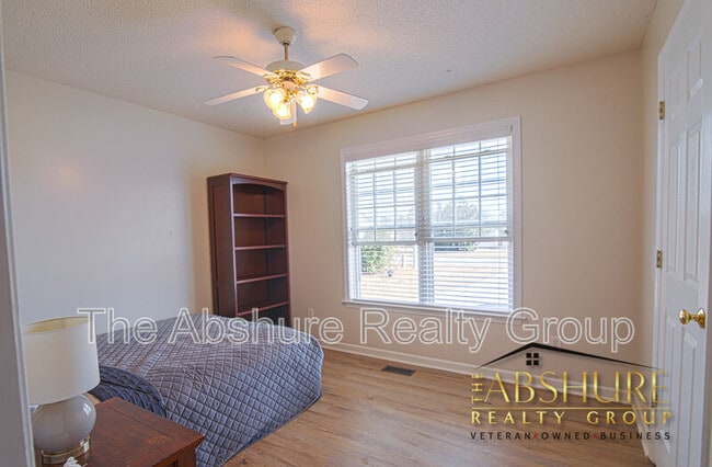 Building Photo - 7604 Lilly Pond Ln