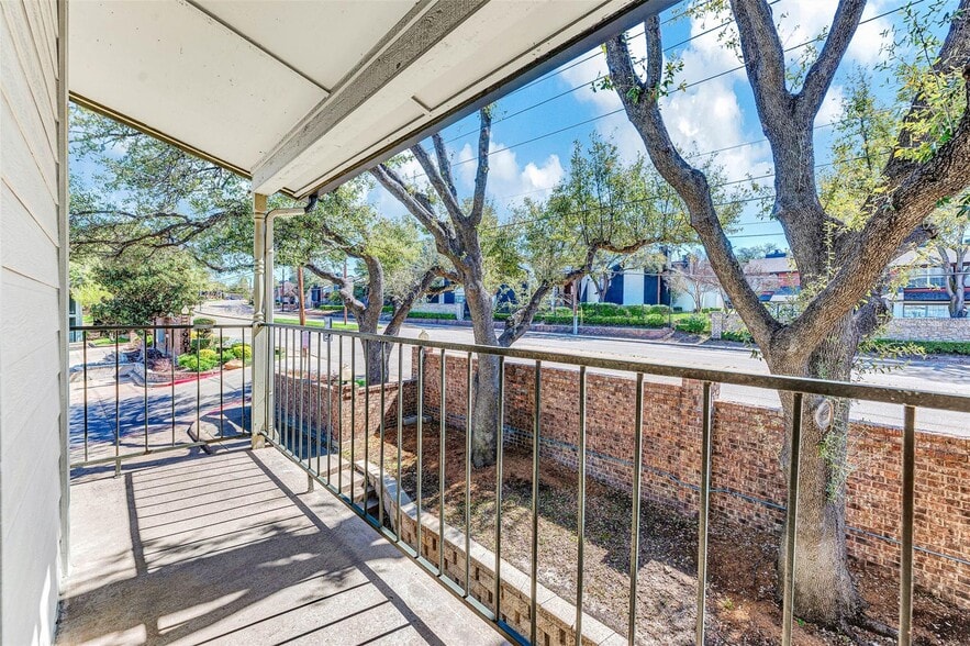 Building Photo - 5981 Arapaho Rd