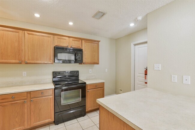 Building Photo - 23627 Pebworth Pl