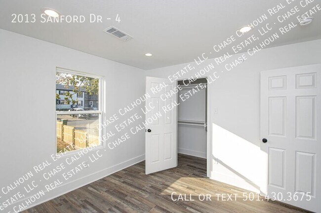 Building Photo - 2013 Sanford Dr