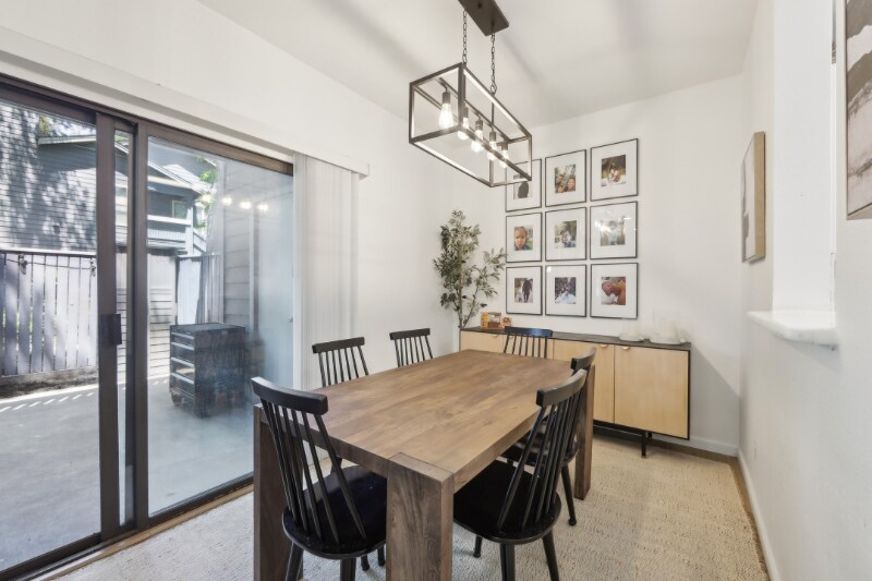Building Photo - 7104 Cross Creek Cir
