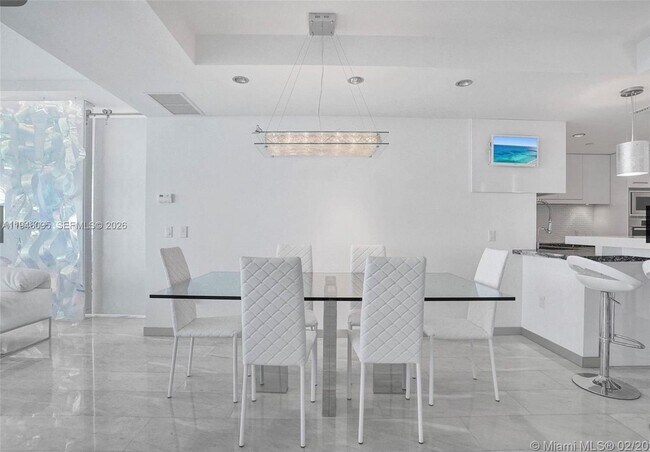 Building Photo - 17001 Collins Ave