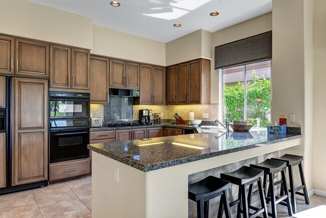 Building Photo - 430 White Horse Trail