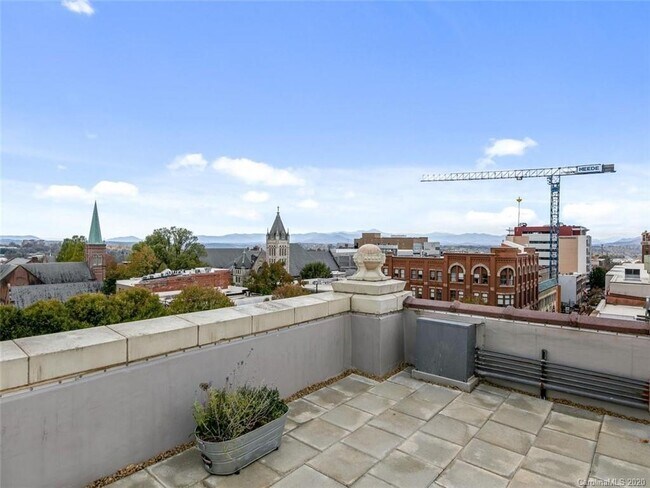 Rooftop! - 59 College St