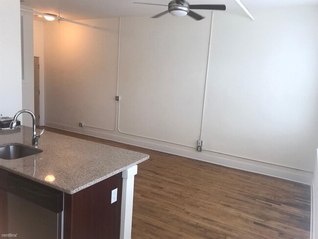 Primary Photo - 1 br, 1 bath Condo - 613 N Lombardy St 207