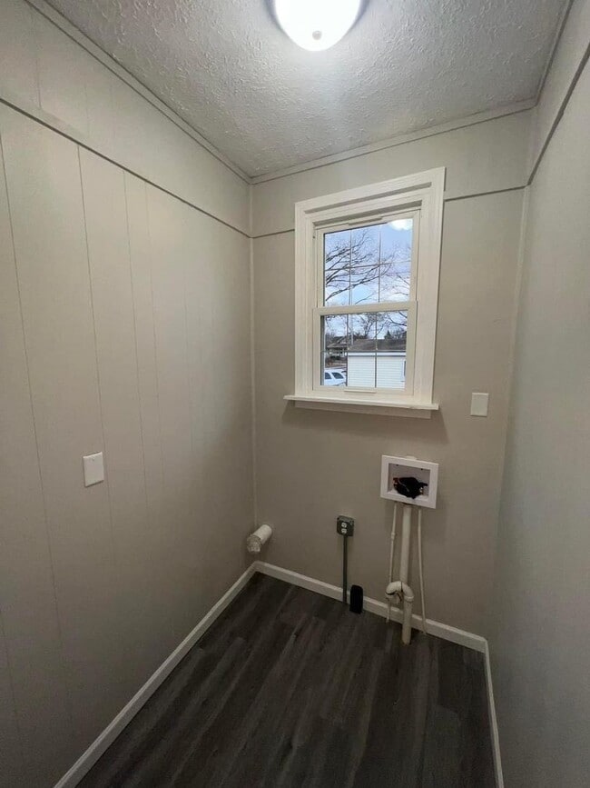 Building Photo - 637 Bellmeade Avenue, Evansville, Indiana ...