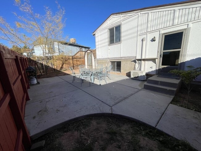 Building Photo - Beautifully Remodeled 3-Bedroom Home with Fenced Yard & Covered Parking