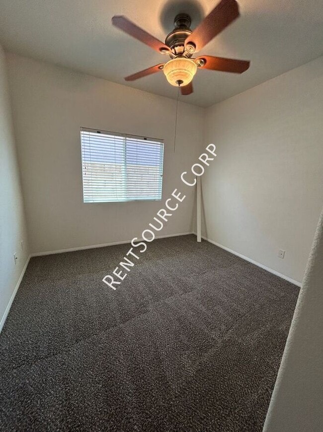 Building Photo - 39821 Sunstar St
