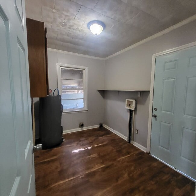 Building Photo - 112 Circle Dr