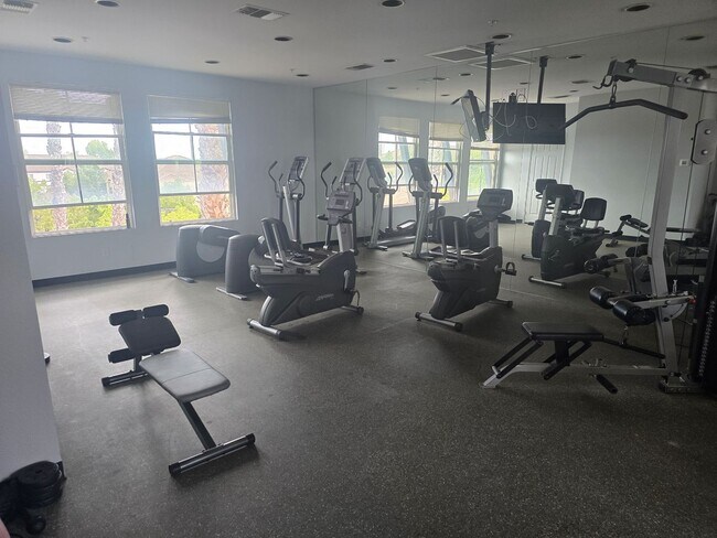 Building Photo - Large 2 Bed 2 Bath Condo in Chula Vista