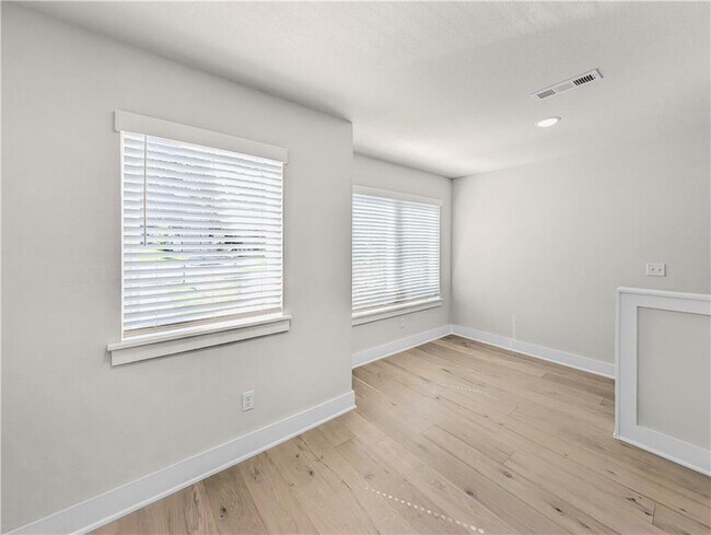 Building Photo - 30 Benwick Ln
