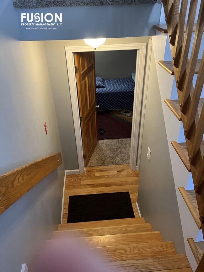 Building Photo - Fully Furnished Rental w/Steam Room & Sauna!