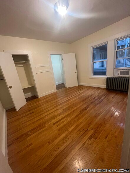 Building Photo - 27 Forest St