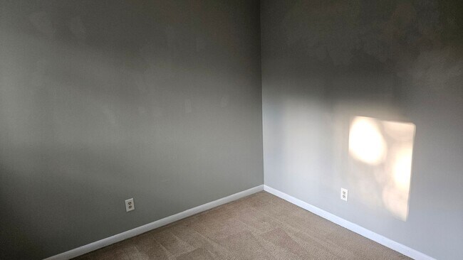 Building Photo - Cute 3 Bedroom Home Minutes from CSU
