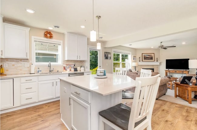 Building Photo - Luxury 3-Bed, 3-Bath Townhome in Prior Lake for $2,890/month!