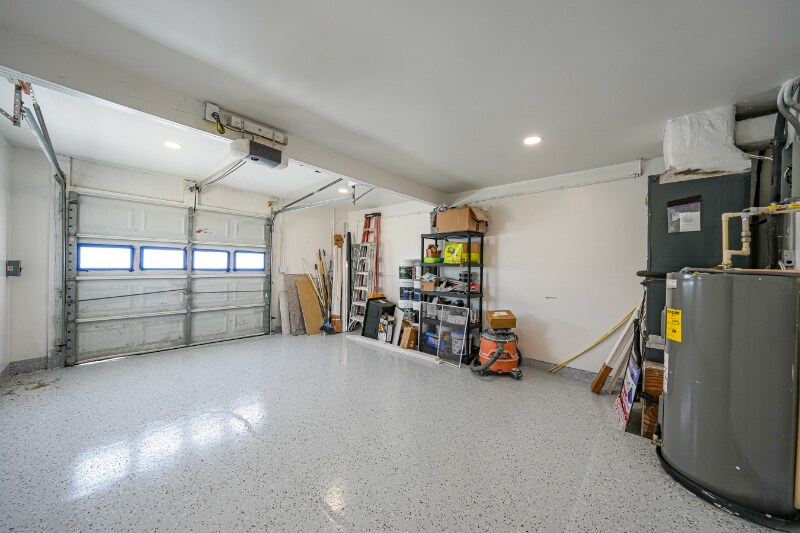 Building Photo - 27385 Voyageur Dr