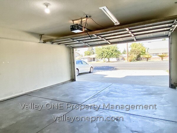 Building Photo - 1180 E Monte Vista Ave