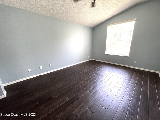 Building Photo - 1600 Tailfeather Ct