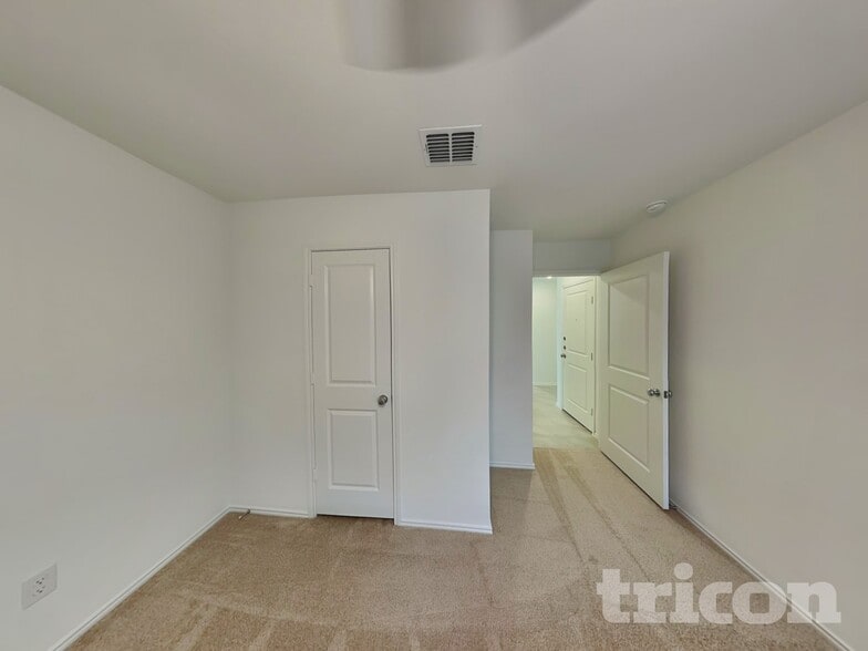 Building Photo - 1793 Courage Crk