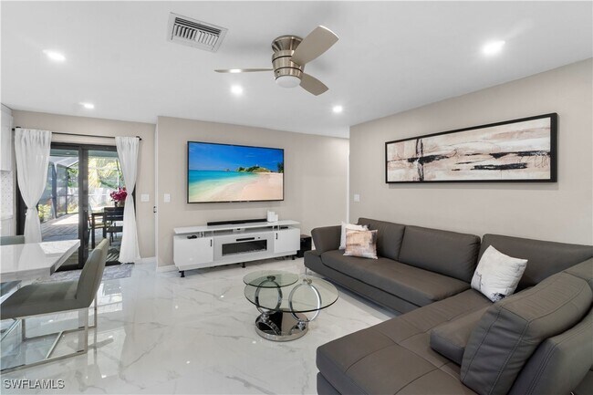 Building Photo - 659 108th Ave N