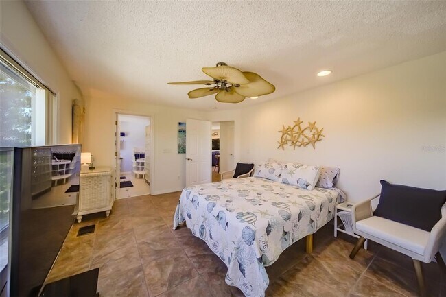 Building Photo - 18111 1st St E