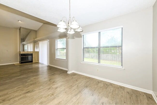 Building Photo - 1371 High Plains Dr W