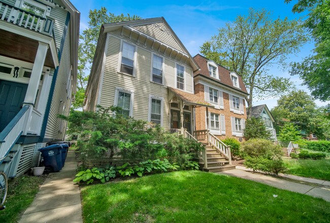 Building Photo - 2036 Sherman Ave