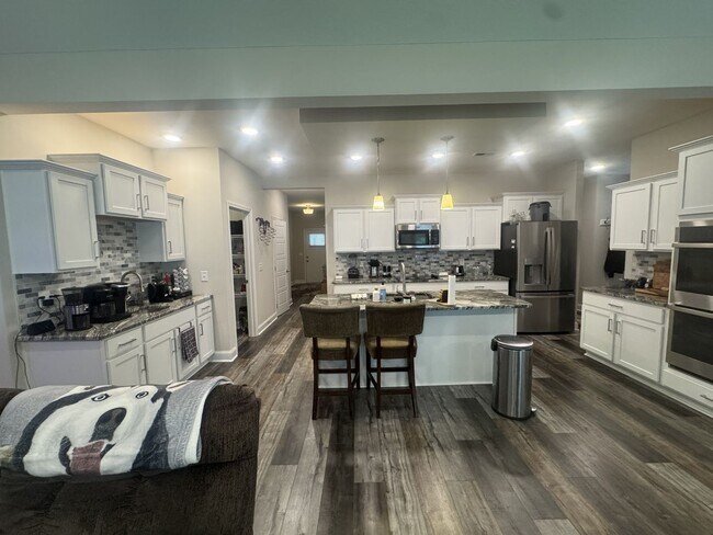 Building Photo - 280 Bluebriar Trace