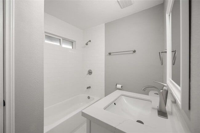 Building Photo - 6327 Mardale Dr