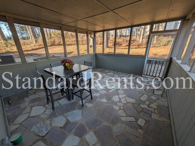 Building Photo - 622 Hickory Hollow Ln