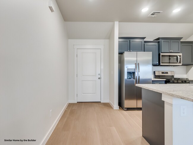 Building Photo - 1608 Highland Loop,