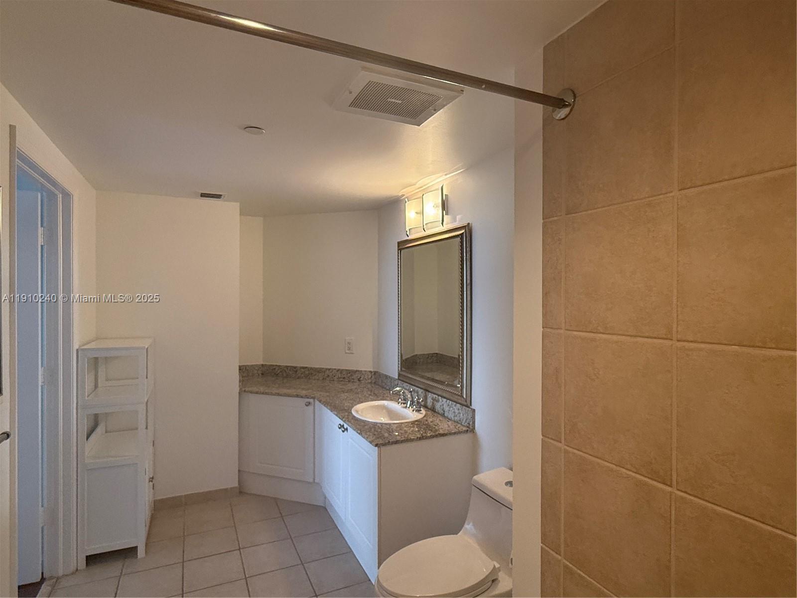 Building Photo - 19501 W Country Club Dr