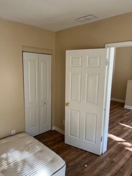 Building Photo - 5625 S Princeton Ave