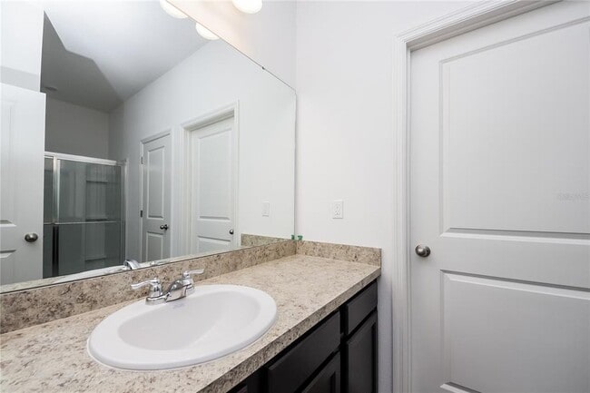 Building Photo - 142 Hidden Lk Lp